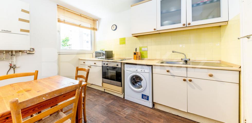 			UNDER OFFER!, 3 Bedroom, 1 bath, 1 reception Flat			 Stanhope Street, CAMDEN - EUSTON